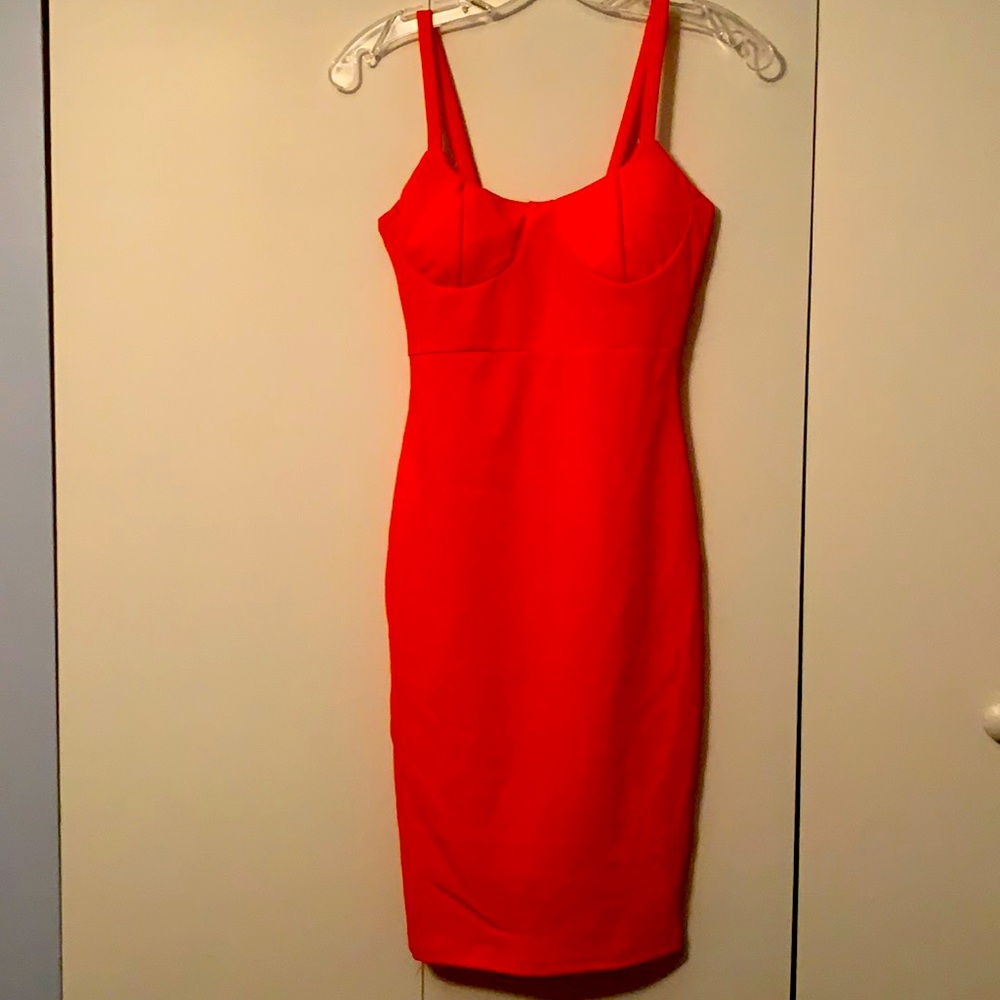 Fitted body on dress